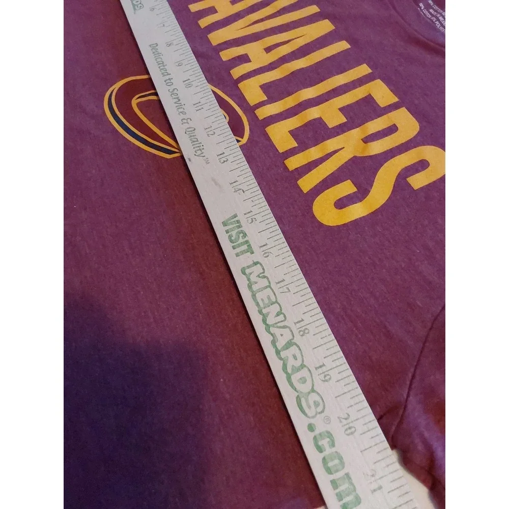 Cleveland Cavaliers Men's Shirt Sz‎ Large Red NBA Basketball Cavs Tee Graphic